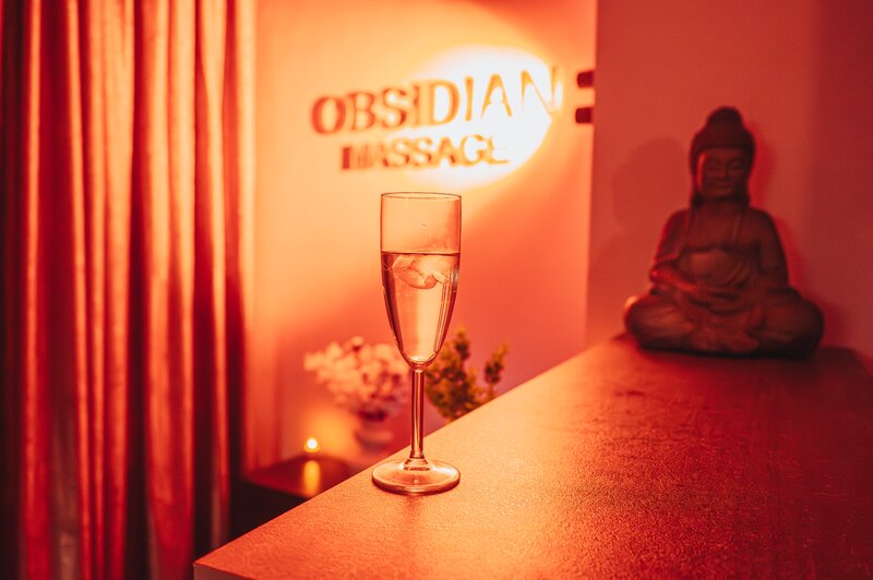 Salon Obsidian, masaj erotic si body-to-body.